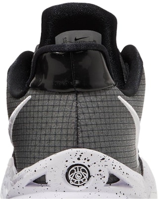 나이키 카이리 로우 4 TB '블랙 화이트' 농구화 DM5041-001 Sizing 나이키 카이리 로우 4 TB '블랙 화이트' 농구화 DM5041-001