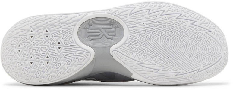 カイリー Low 5 "ウルフグレー" DO9617-001 Shop カイリー Low 5 "ウルフグレー" DO9617-001