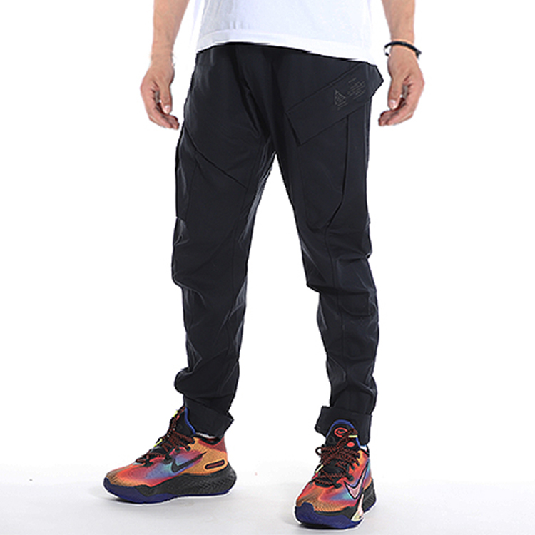 Shop Nike Lab ACG 多口袋黑色休閒工裝褲 914473-010