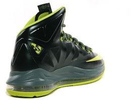 耐克勒布朗10代 '扣篮侠' 543645-300 Shop 耐克勒布朗10代 '扣篮侠' 543645-300