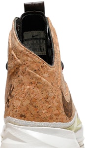 Nike LeBron 10 Ext QS 'Cork' Sepatu Korku Edition Terbatas 580890-200 Sizing Nike LeBron 10 Ext QS 'Cork' Sepatu Korku Edition Terbatas 580890-200