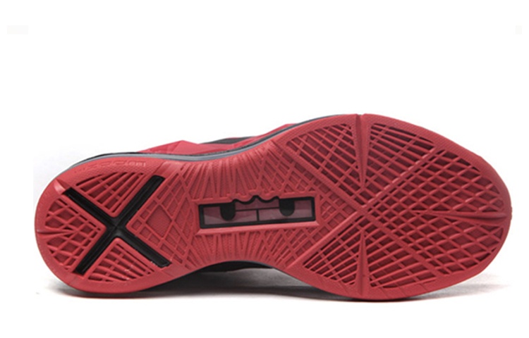 Lookbook Nike LeBron 10 XDR 'Negro' 543645-006