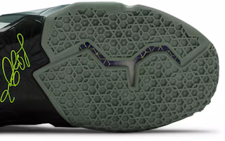Purchase Nike LeBron 11 'Dunkman' 616175-300