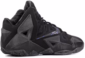 Lookbook Nike LeBron 11 Blackout 616175-090