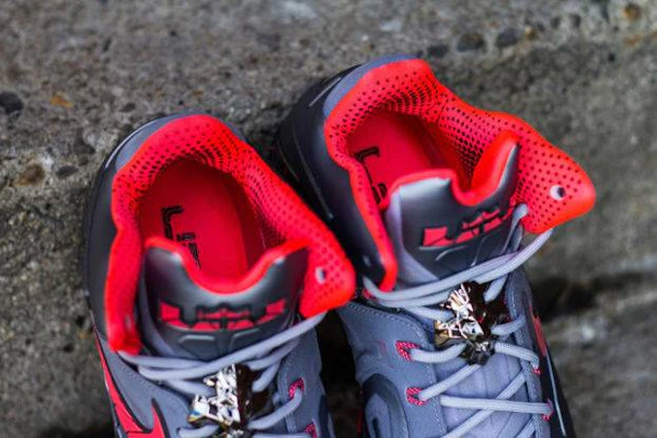 Nike LeBron 11 Elite 'Team' 642846-001 2