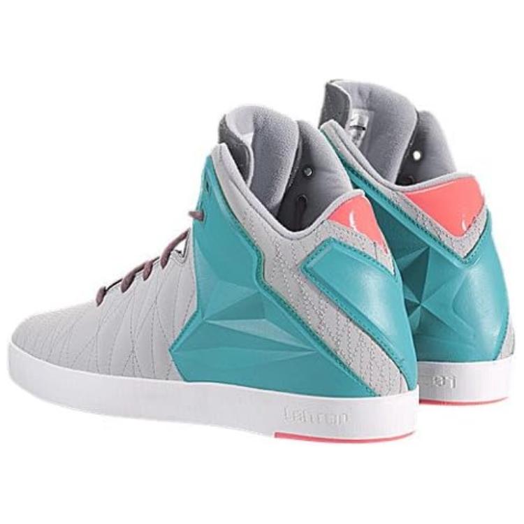Lookbook Nike LeBron 11 Lifestyle 'Wolf Grey' 616766-002