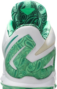 耐克LeBron 11 Low 复活节款 642849-100 Sizing 耐克LeBron 11 Low 复活节款 642849-100