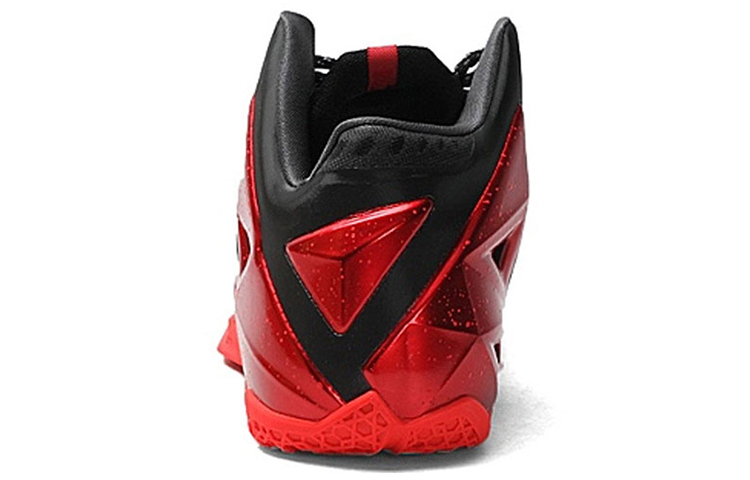 Lookbook Nike LeBron XI XDR 詹姆斯11 黑色/金屬紅 賽事級籃球鞋 台灣版