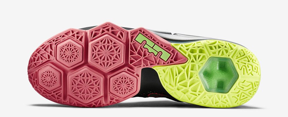 Details for 耐吉 LeBron 12 低筒 Remix 724557-003