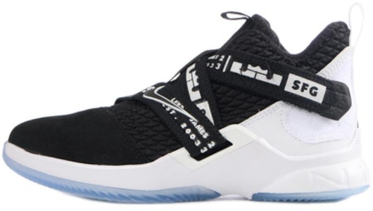 나이키 르브론 12 미드 블랙/화이트 (Nike 르브론 12 미드 검/흰 is also okay) AA1353-005 Buy 나이키 르브론 12 미드 블랙/화이트 (Nike 르브론 12 미드 검/흰 is also okay) AA1353-005