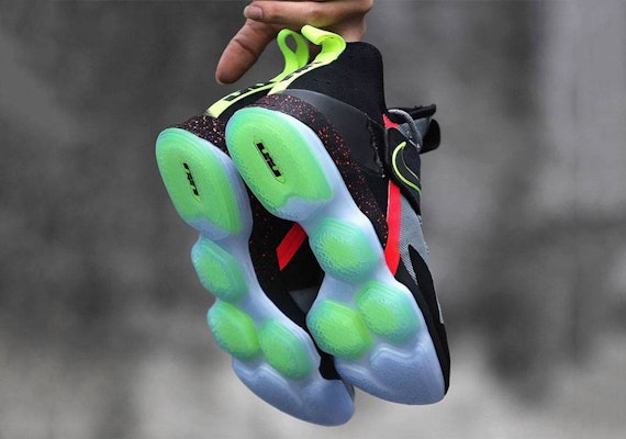 Nike LeBron 14 'Out of Nowhere' 852406-001 2