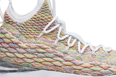 Nike LeBron 15 'Fruity Pebbles' Sepatu Basket Warna-warni 897648-900 Order Nike LeBron 15 'Fruity Pebbles' Sepatu Basket Warna-warni 897648-900