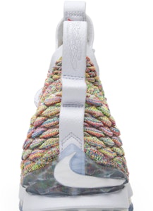 Nike LeBron 15 'Fruity Pebbles' Sepatu Basket Warna-warni 897648-900 Sizing Nike LeBron 15 'Fruity Pebbles' Sepatu Basket Warna-warni 897648-900