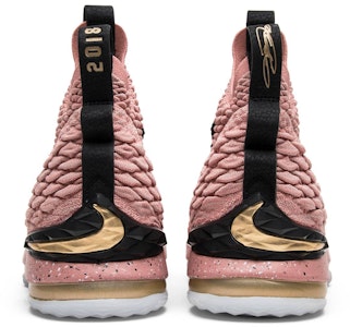 Nike LeBron 15 'Hollywood' Sepatu Basket 897650-600 Details for Nike LeBron 15 'Hollywood' Sepatu Basket 897650-600