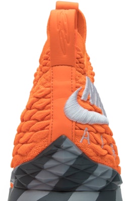 Nike LeBron 15 'Orange Box' AR5125-800 Sizing Nike LeBron 15 'Orange Box' AR5125-800