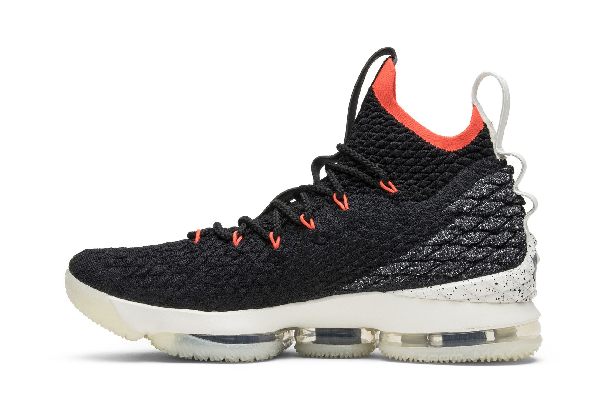 Lookbook Nike LeBron 15 Zwart Fel Crimson AQ2363-002/AQ2364-002