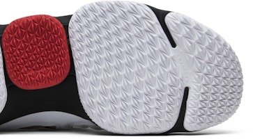 耐克 LeBron 15 钻石草皮篮球鞋 AO9144-100 Purchase 耐克 LeBron 15 钻石草皮篮球鞋 AO9144-100