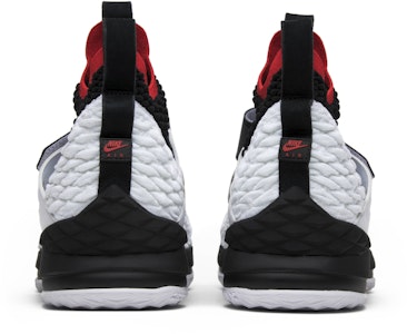 Nike LeBron 15 Diamond Turf Sepatu Basket AO9144-100 Details for Nike LeBron 15 Diamond Turf Sepatu Basket AO9144-100