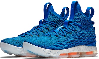 レブロン15 EP "ホットブルー" AO1754-400 Lookbook レブロン15 EP "ホットブルー" AO1754-400