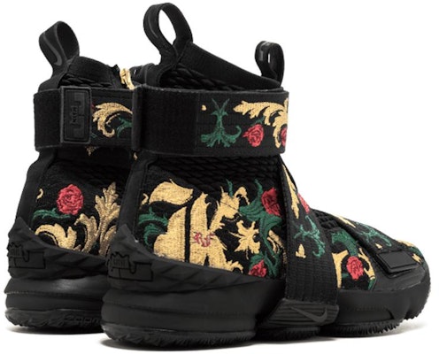 Nike LeBron 15 Lifestyle 'King's Crown' Sepatu Sneakers Pria Terbaru AO1068-001 Lookbook Nike LeBron 15 Lifestyle 'King's Crown' Sepatu Sneakers Pria Terbaru AO1068-001