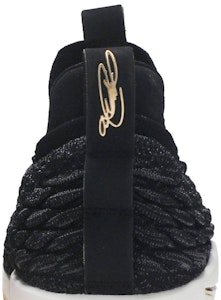 Nike LeBron 15 Low Hitam Emas AO1755-001 Sizing Nike LeBron 15 Low Hitam Emas AO1755-001