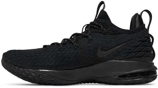 Nike LeBron 15 Low Hitam Tertutup AO1755-004 Lookbook Nike LeBron 15 Low Hitam Tertutup AO1755-004