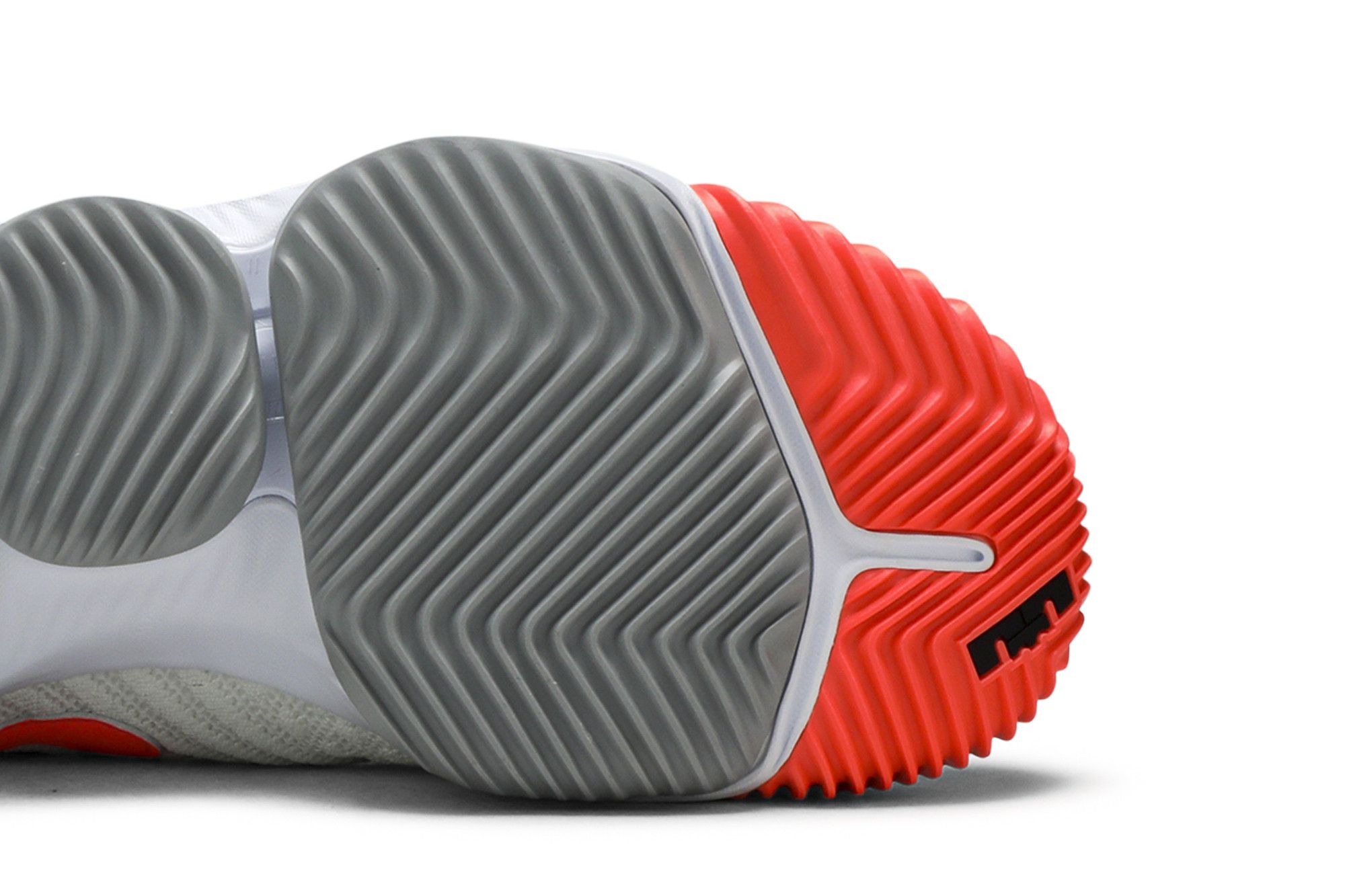 Details for Nike LeBron 16 「Air Tech Challenge Hot Lava 白色」 CI1521-100