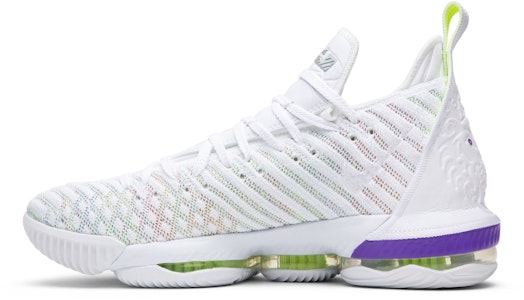 Nike LeBron 16 'Buzz Lightyear' Zumbido Latinoamérica AO2588-102 Lookbook Nike LeBron 16 'Buzz Lightyear' Zumbido Latinoamérica AO2588-102