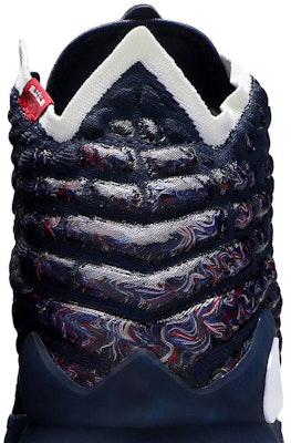 Nike LeBron 17 'UConn' CD5056-400 Sizing Nike LeBron 17 'UConn' CD5056-400