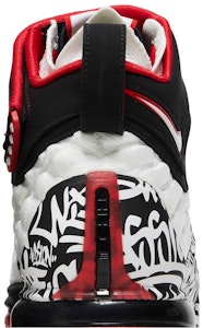 レブロン17 EP "グラフィティ" (LeBron 4をイメージ) CT6052-100 Sizing レブロン17 EP "グラフィティ" (LeBron 4をイメージ) CT6052-100