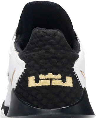 耐吉LeBron 17 Low「金屬金」CD5007101 Sizing 耐吉LeBron 17 Low「金屬金」CD5007101