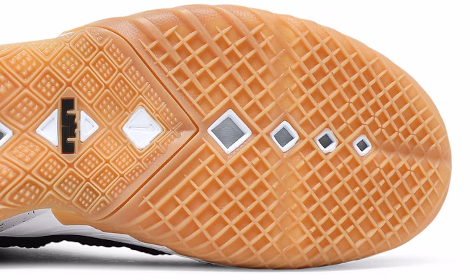 나이키 르브론 18 '블랙 화이트 검' ️ CQ9283-007 Purchase 나이키 르브론 18 '블랙 화이트 검' ️ CQ9283-007