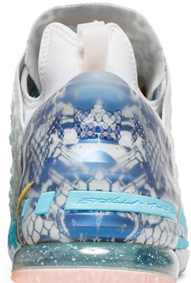 Nike LeBron 18 'Reflections Flip' DB8148-100 Sizing Nike LeBron 18 'Reflections Flip' DB8148-100