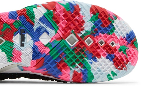 レブロン18 EP "ジェームズ・ギャング" CQ9284-002 Purchase レブロン18 EP "ジェームズ・ギャング" CQ9284-002