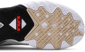 耐吉 LeBron 18 Low '史蒂威’ CV7562-104 Purchase 耐吉 LeBron 18 Low '史蒂威’ CV7562-104