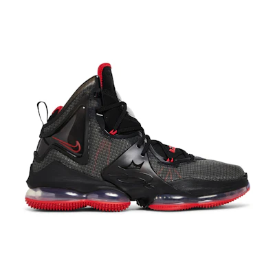 Nike LeBron 19 'Bred'
