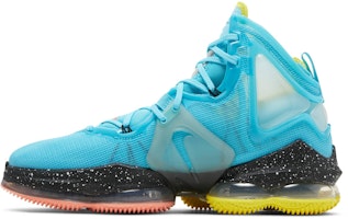 耐吉 LeBron 19 '聖誕節' DC9338-400 Lookbook 耐吉 LeBron 19 '聖誕節' DC9338-400