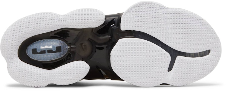 Nike LeBron 19 'Royalti' CZ0203-100 Shop Nike LeBron 19 'Royalti' CZ0203-100