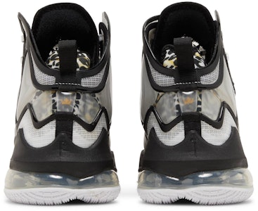 Nike LeBron 19 'Royalti' CZ0203-100 Details for Nike LeBron 19 'Royalti' CZ0203-100