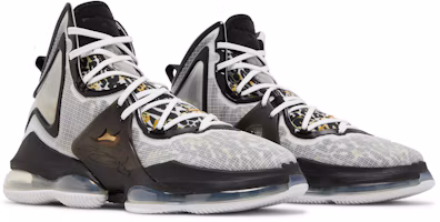 Cheap 耐吉 LeBron 19 'Royalty' CZ0203-100