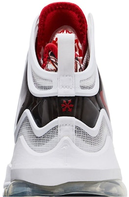 Nike LeBron 19 '草圖' CZ0203-101 Sizing Nike LeBron 19 '草圖' CZ0203-101