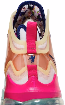 Nike LeBron 19 'Valentine’s Day' DH8459-900/DH8460-900 Sizing Nike LeBron 19 'Valentine’s Day' DH8459-900/DH8460-900