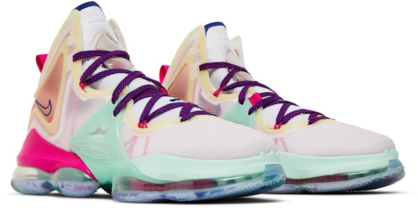 Nike LeBron 19 'Hari Valentine' DH8459-900 Cheap Nike LeBron 19 'Hari Valentine' DH8459-900