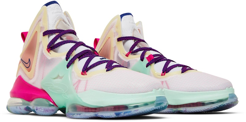 Nike LeBron 19 'Hari Valentine' DH8459-900 Cheap Nike LeBron 19 'Hari Valentine' DH8459-900