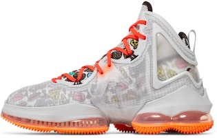 レブロン19 EP "ファストフード" DC9341-001 Lookbook レブロン19 EP "ファストフード" DC9341-001