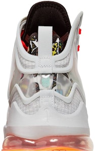 나이키 르브론 19 EP '패스트푸드' DC9341-001 Sizing 나이키 르브론 19 EP '패스트푸드' DC9341-001