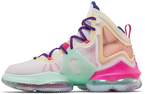Nike LeBron 19 EP 'Valentine's Day' DH8460-900 Lookbook Nike LeBron 19 EP 'Valentine's Day' DH8460-900