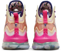 Nike Lebron 19 EP "Love Letter" 詹姆斯19 全明星 減震支撐 高筒 實戰籃球鞋 男款 白綠粉 國內版 Details for Nike Lebron 19 EP "Love Letter" 詹姆斯19 全明星 減震支撐 高筒 實戰籃球鞋 男款 白綠粉 國內版