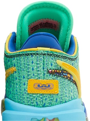 (Grade School) Nike LeBron 20 'Kaleidoscope' DV3021-300 Sizing (Grade School) Nike LeBron 20 'Kaleidoscope' DV3021-300