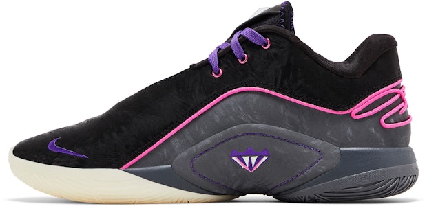 Nike LeBron 22 'Blacklight' Sepatu Basket Pria FZ1094-001 Lookbook Nike LeBron 22 'Blacklight' Sepatu Basket Pria FZ1094-001